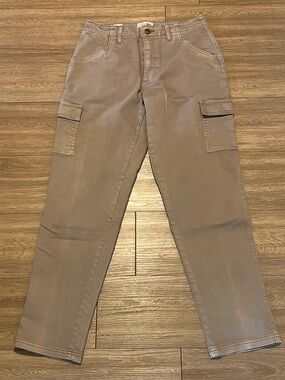 GREAT CONDITION Universal Thread Women’s Boyfriend Taupe Khaki Cargo Pants Size8